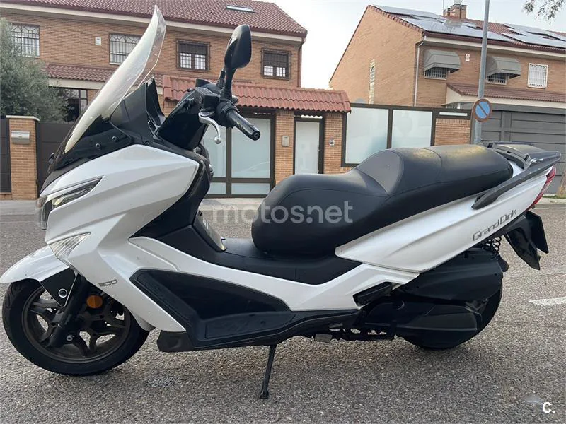 Kymco Grand Dink 300 1950 € 2016 Madrid - 1