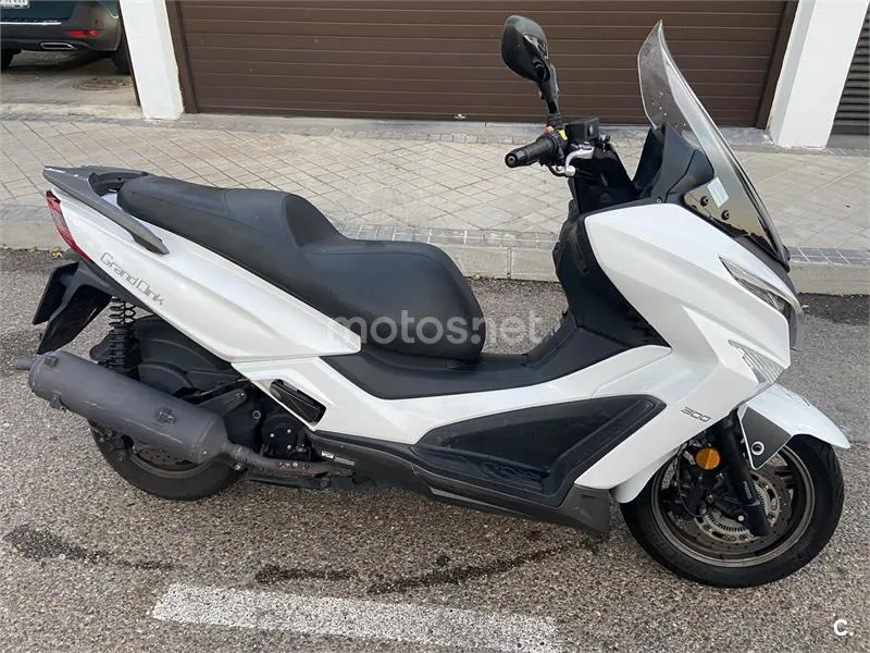 Kymco Grand Dink 300 - Vista 6