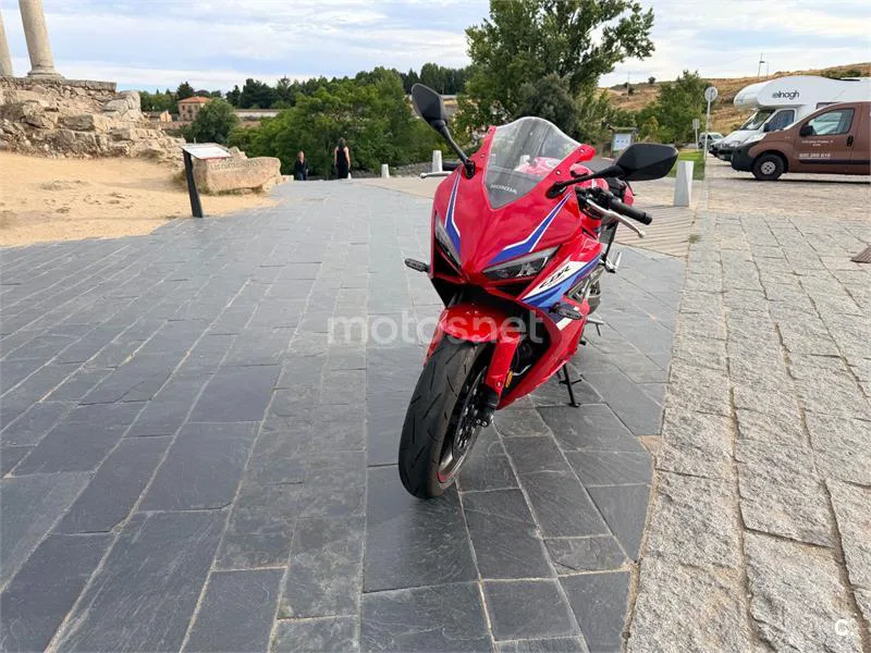 Honda CBR650R - Vista 4