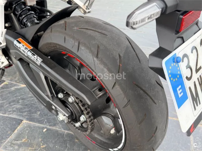 Honda CBR650R - Vista 8