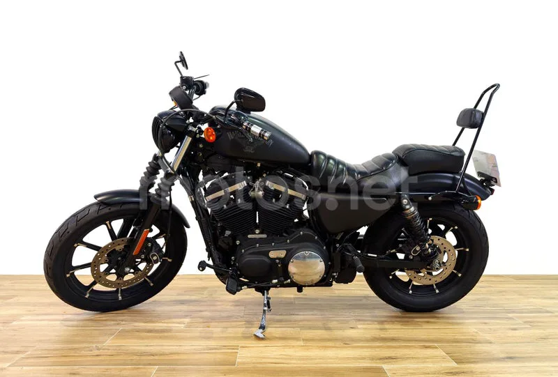 Harley-Davidson Sportster 883 - Vista 5