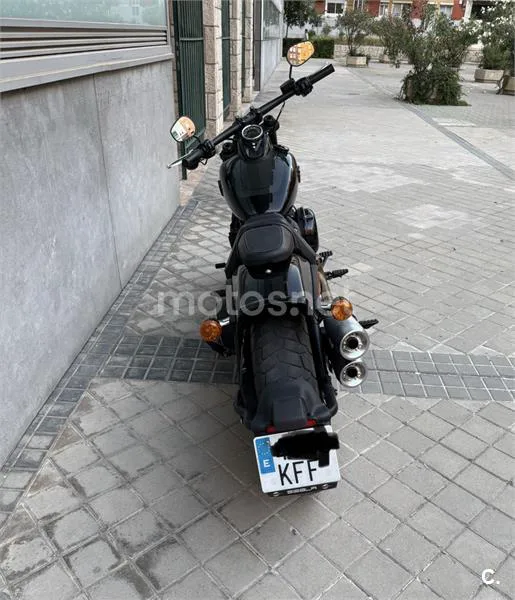 Harley-Davidson Fat Bob - Vista 3