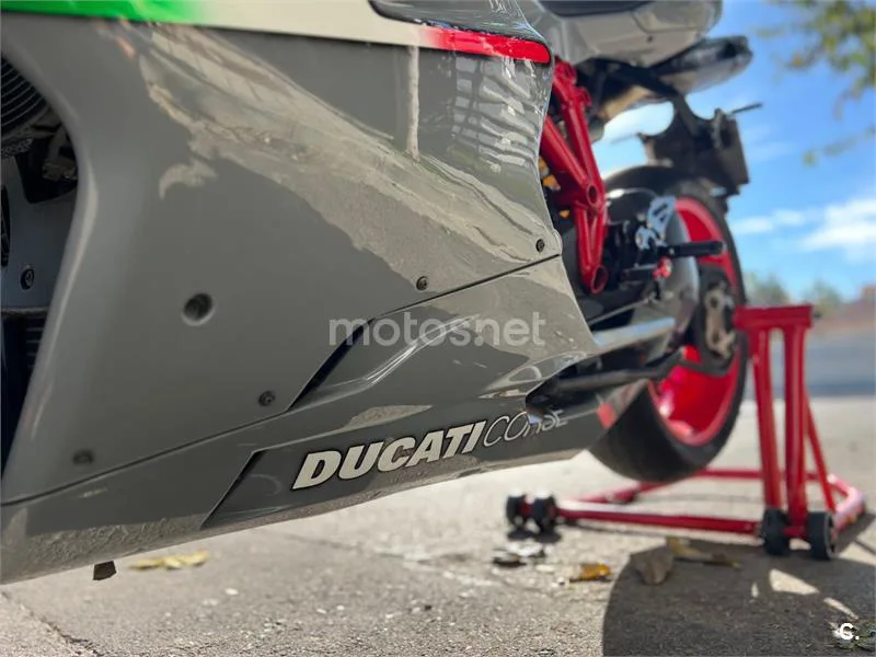 Ducati 848 EVO - Vista 18