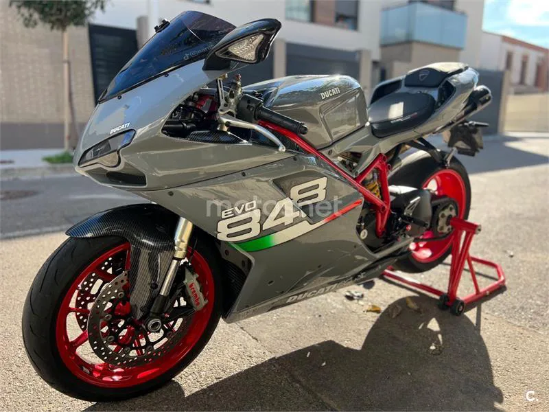 Ducati 848 EVO - Vista 3