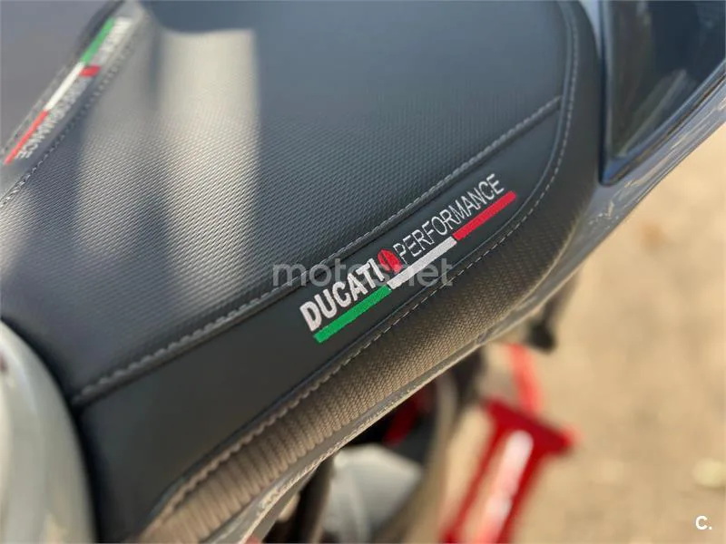 Ducati 848 EVO - Vista 10