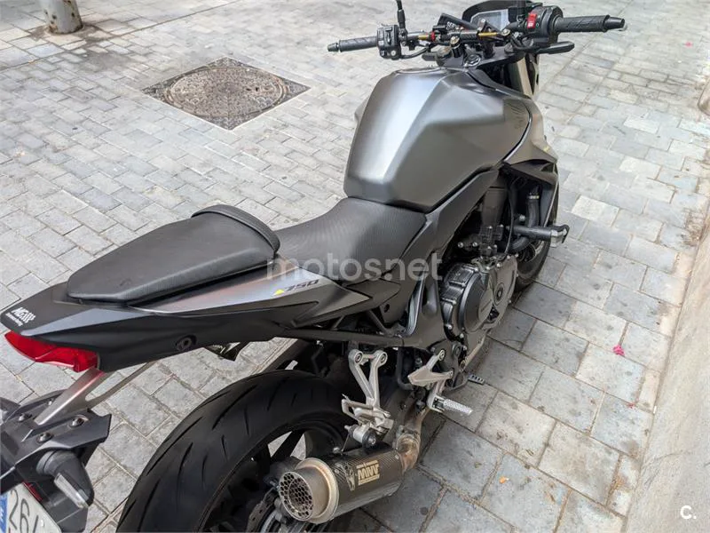Honda CB750 Hornet - Vista 8