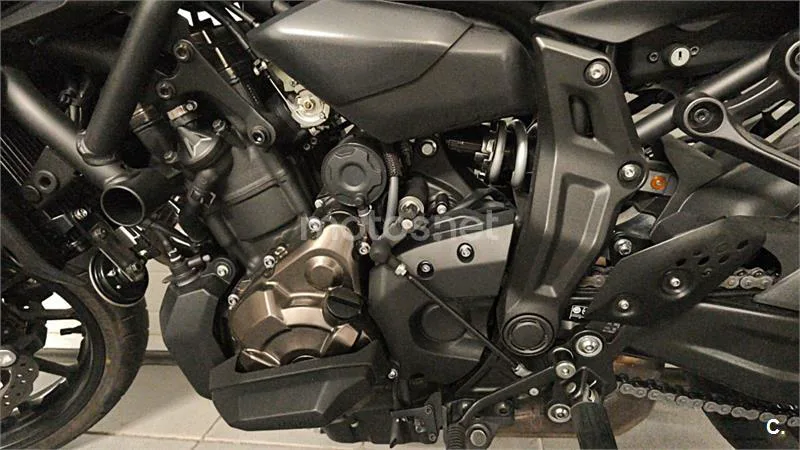 Yamaha MT-07 - Vista 18