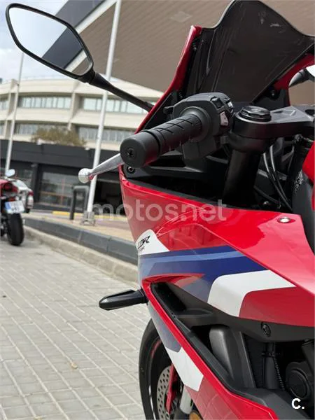 Honda CBR650R - Vista 6