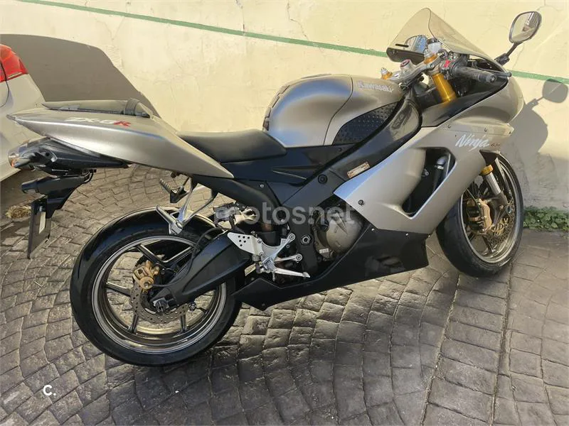 Kawasaki Ninja ZX-6R - Vista 3