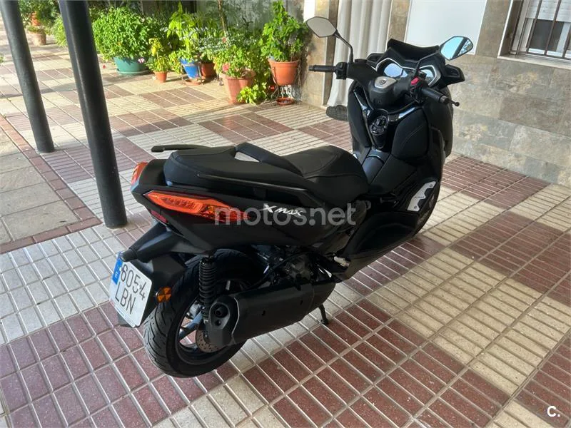 Yamaha XMAX 300 - Vista 4