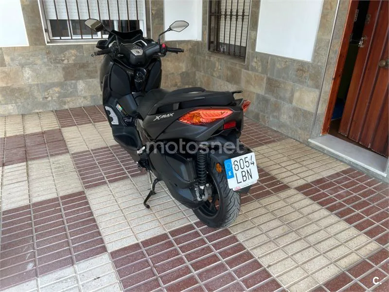 Yamaha XMAX 300 - Vista 6