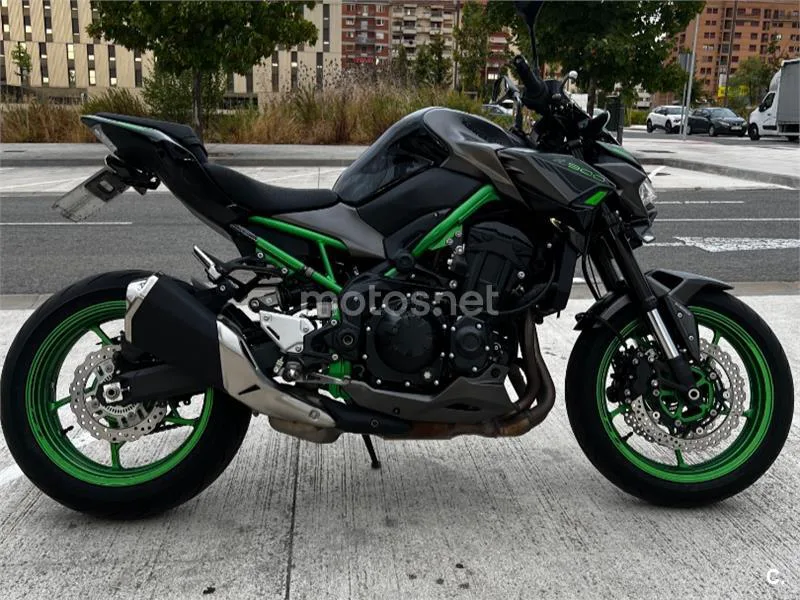 Kawasaki Z900 - Vista 4