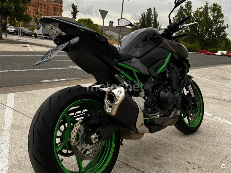 Kawasaki Z900 - Vista 6