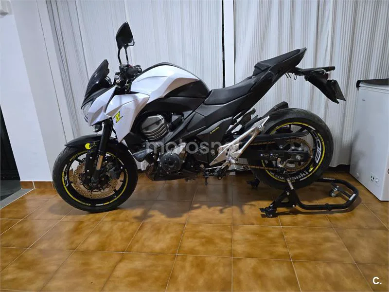 Kawasaki Z800 - Vista 5