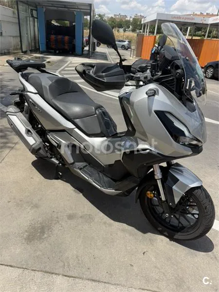Honda ADV350 - Vista 3
