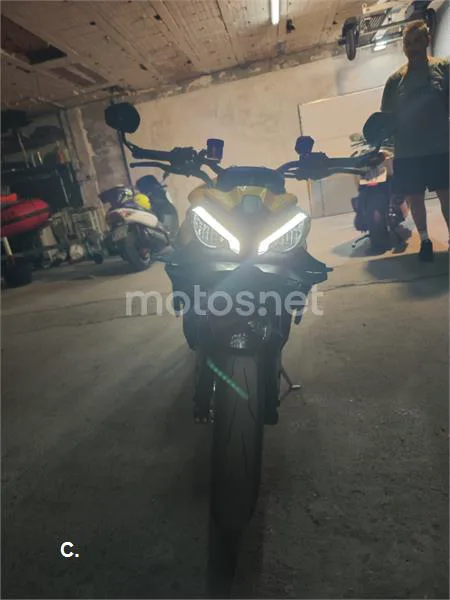 Triumph Street Triple 765 - Vista 3