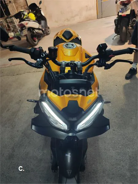 Triumph Street Triple 765 - Vista 5