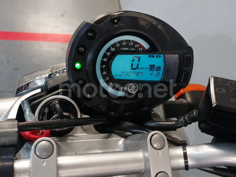 Yamaha FZ6 - Vista 7
