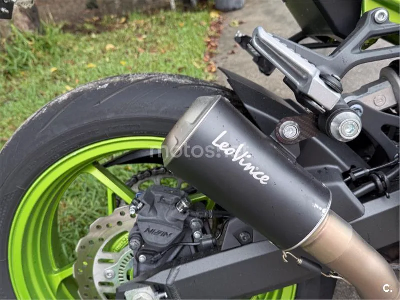 Kawasaki Z900 - Vista 8