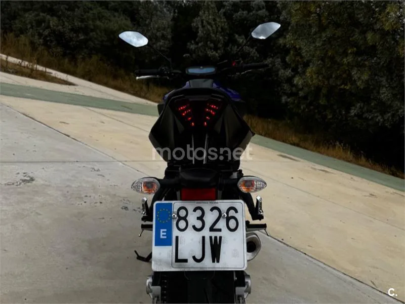 Yamaha MT-07 - Vista 7