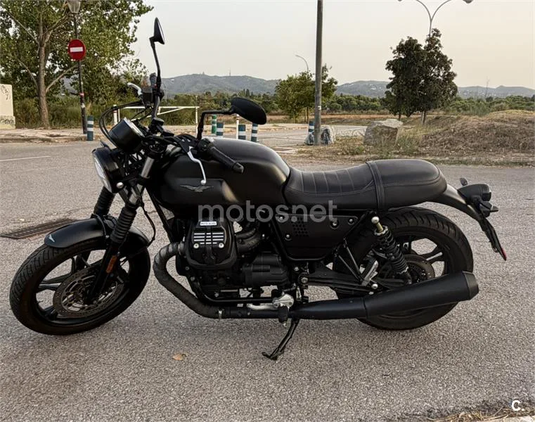 Moto Guzzi V7 III - Vista 2