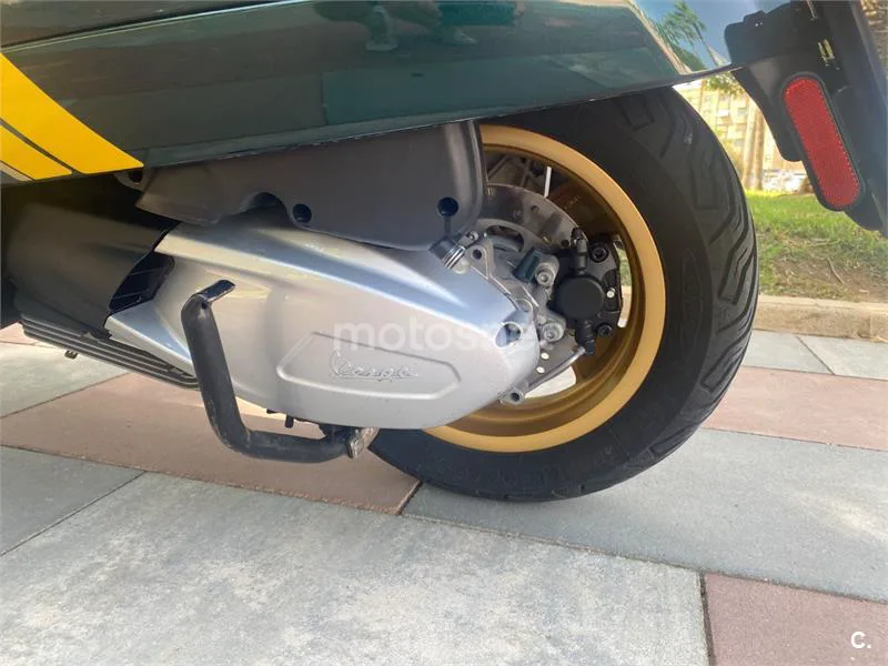 Vespa GTS 300 - Vista 4