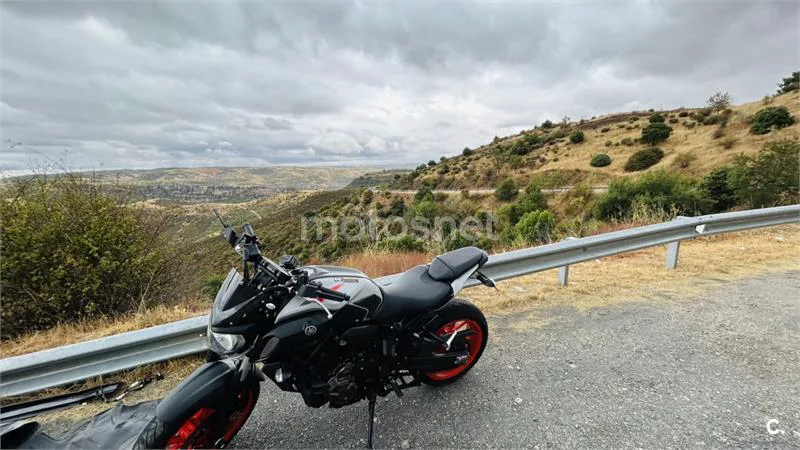 Yamaha MT-07 - Vista 6