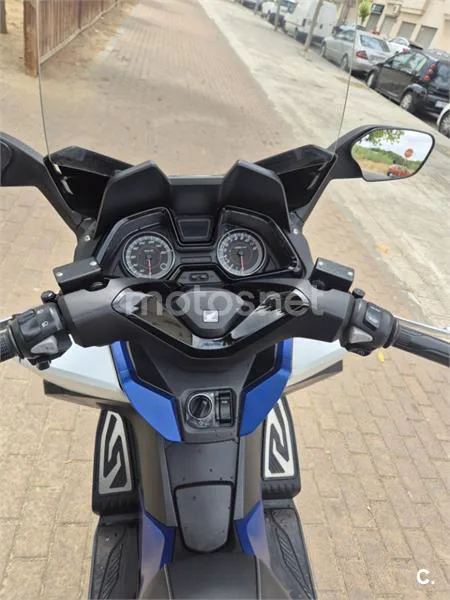 Honda Forza 125 - Vista 5