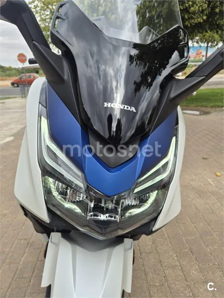 Honda Forza 125 - Vista 8