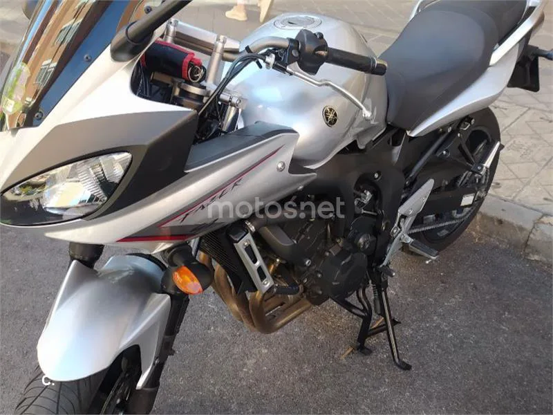 Yamaha FZ6 Fazer S2 - Vista 4