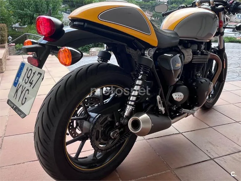Triumph Street Cup - Vista 8