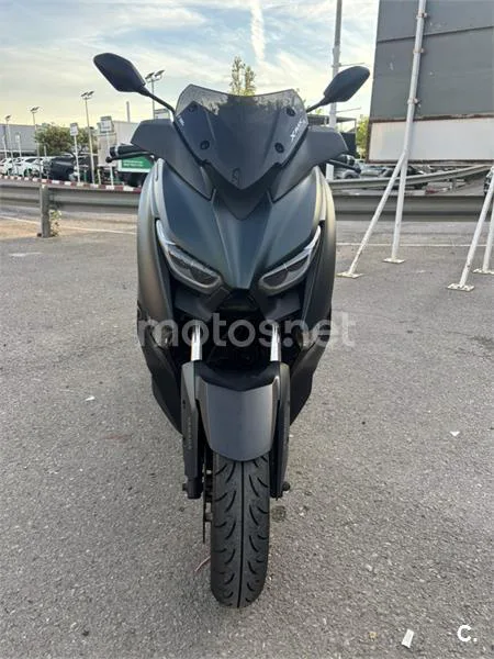 Yamaha XMAX 300 - Vista 3