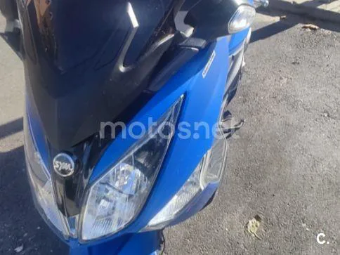 SYM Joymax 300 2300 € 2016 Madrid - 2