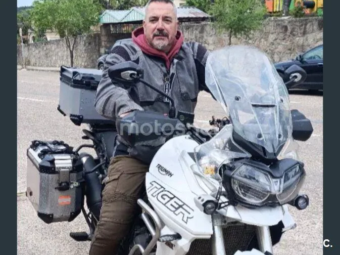Triumph Tiger 800 XRT - Vista 3