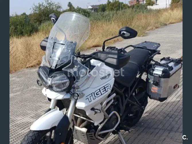 Triumph Tiger 800 XRT - Vista 4