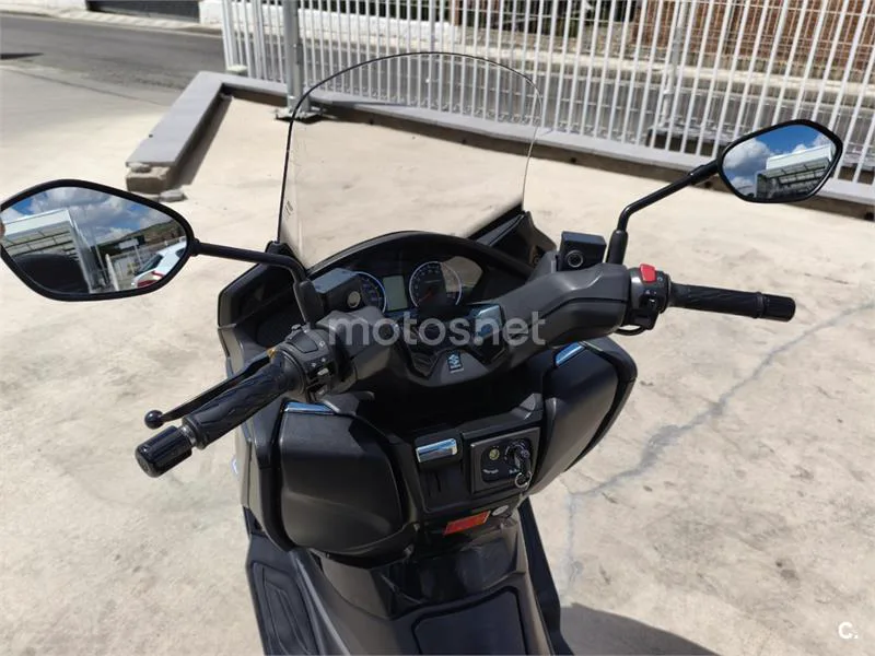 Suzuki Burgman 400 - Vista 10