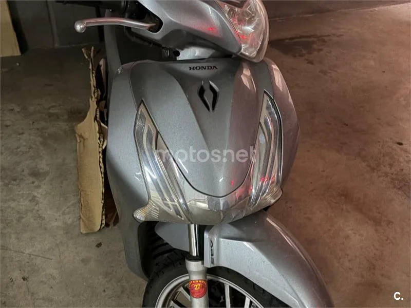 Honda SH125i - Vista 3