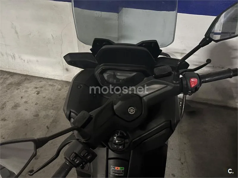 Yamaha XMAX 125 - Vista 3