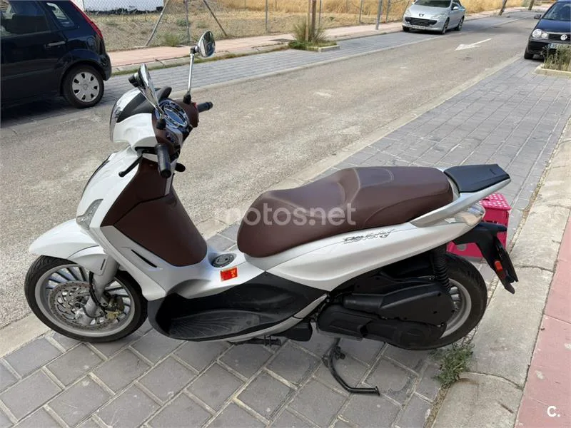 Piaggio Beverly 300 3000 € 2019 Jaén - 1