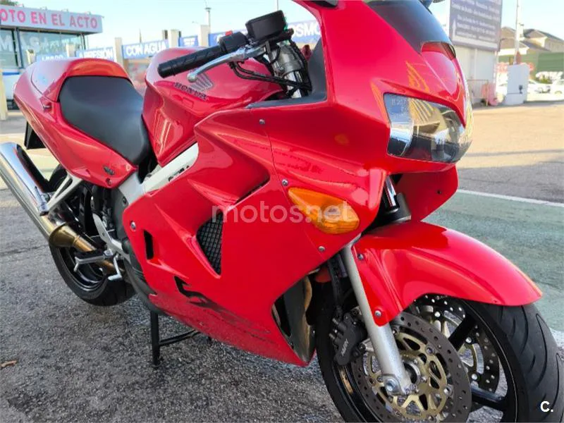 Honda VFR800F - Vista 17