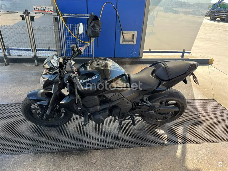 Kawasaki Z750 - Vista 3