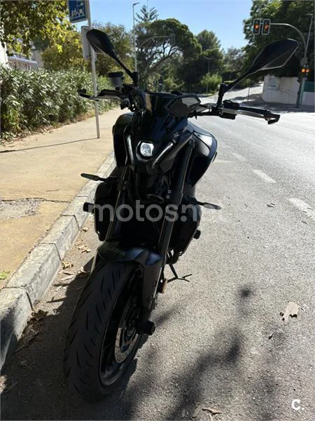 Yamaha MT-09 - Vista 3
