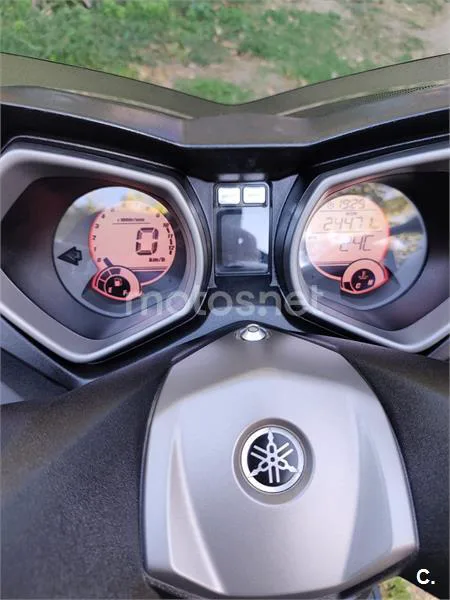 Yamaha XMAX 125 - Vista 8