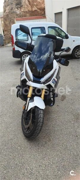 Honda X-ADV - Vista 4