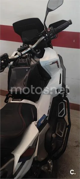 Honda X-ADV - Vista 9
