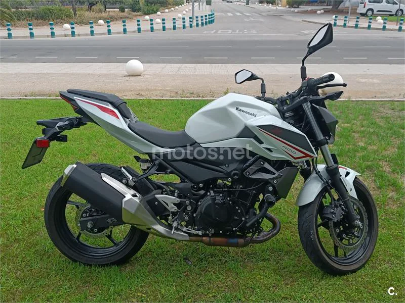 Kawasaki Z400 - Vista 8