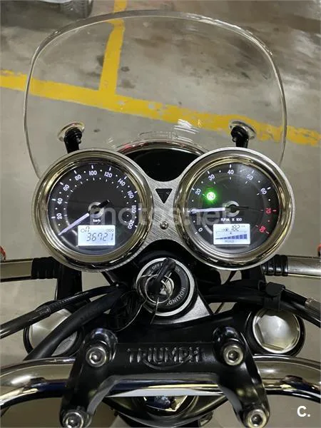 Triumph Bonneville T120 - Vista 4