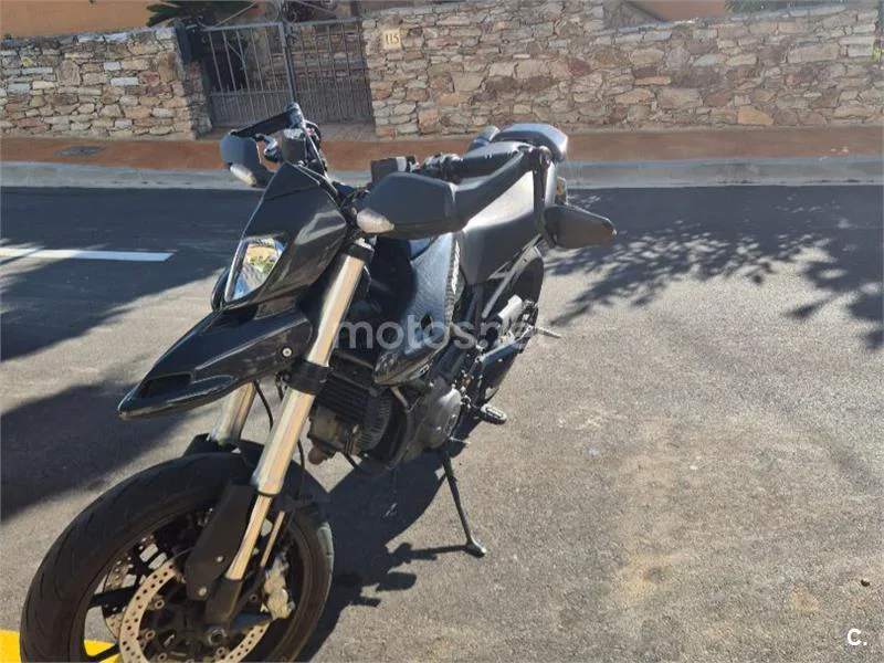 Ducati Hypermotard 796 - Vista 5