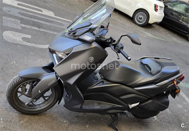 Yamaha XMAX 300 - Vista 4