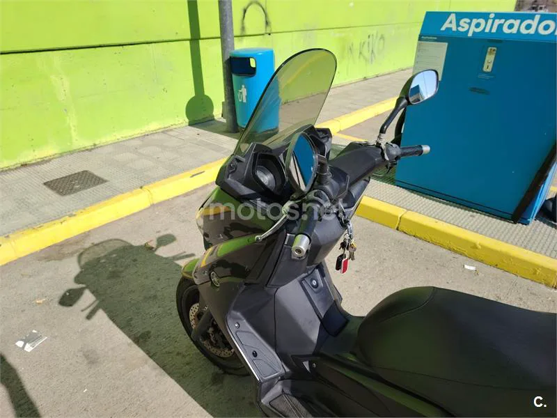 Yamaha XMAX 250 - Vista 3